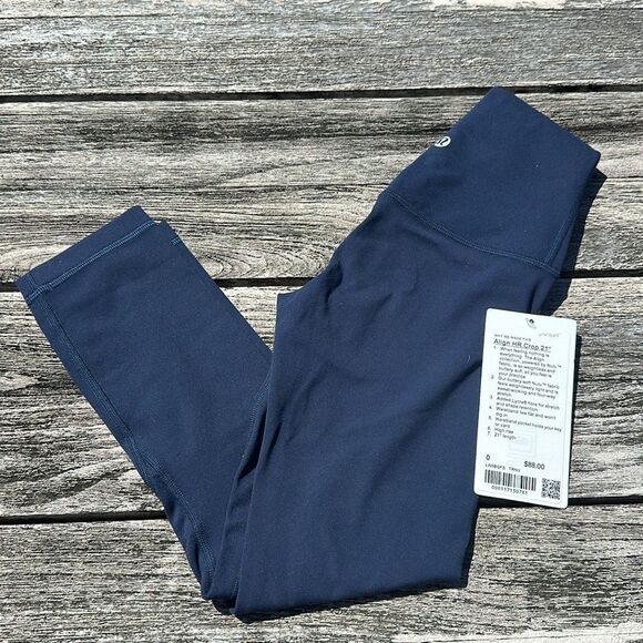 Lululemon Align Crop 21" True Navy Blue size 0 XS NWT‎ 💙 - Picture 1 of 6
